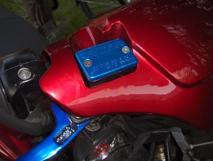 Hot Projekt 08/09 - Har malet bremsevæske holderen blåmetalic :P billede 44