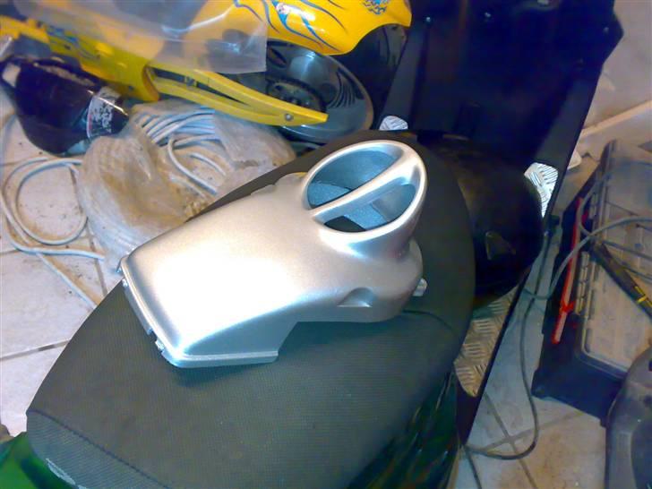 Insprtling af grisetryne - Jeg glemte selføldi og tage et billede da jeg havde slebet det ned .. 

men her er den blevet autolakeret ..  ser mega fed ud hvis du spørger mig billede 11