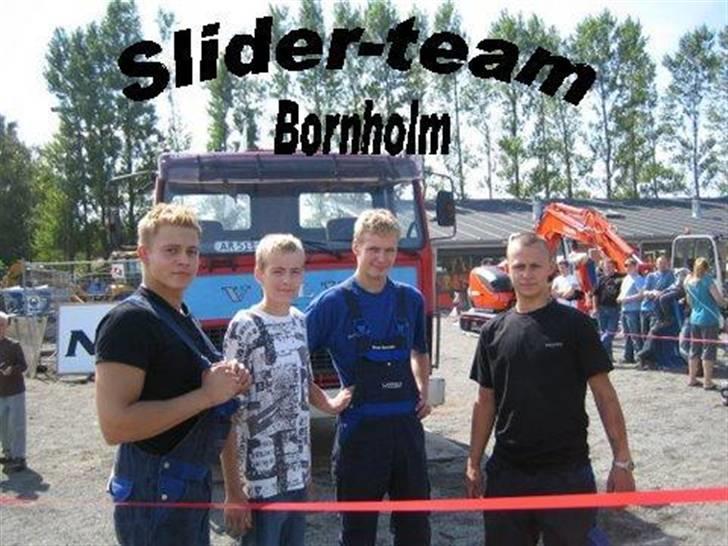 Lastbil burnout, by Slider-team Bornholm - Ja fra højre: Philip, Morten, Simon (mig) og Casper billede 1