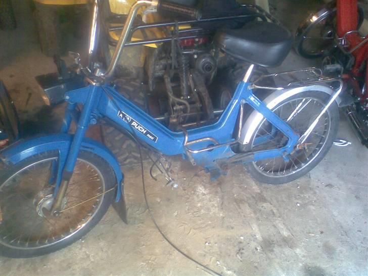 Puch Maxi renovering - Så er jeg begyndt at skille den ad. Begyndte samme dag, som jeg hentede den. billede 3