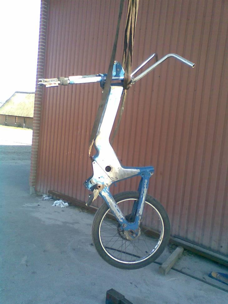 Puch Maxi renovering - Sandblæser stellet! billede 8