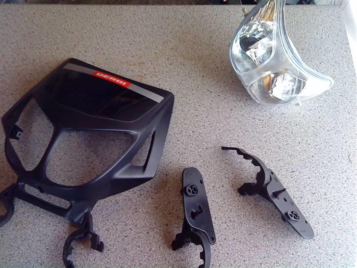 Derbi senda std. skjolde !!!! - FØR!!

Komplet front billede 1