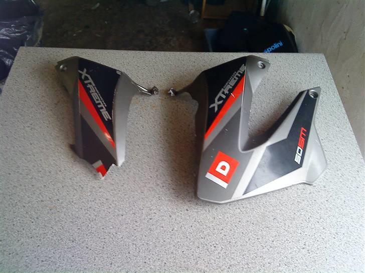 Derbi senda std. skjolde !!!! - FØR!!

Sideskjolde ved tankern billede 5