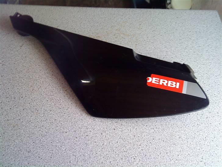 Derbi senda std. skjolde !!!! - FØR!!

Sideskjold ved sædet billede 8