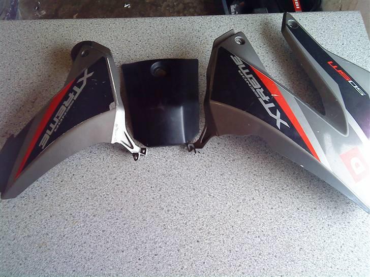 Derbi senda std. skjolde !!!! - FØR!!

Skjolde ved tanken billede 9