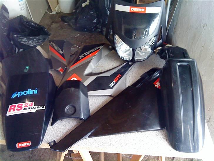 Derbi senda std. skjolde !!!! - FØR!!

samlet billede 10