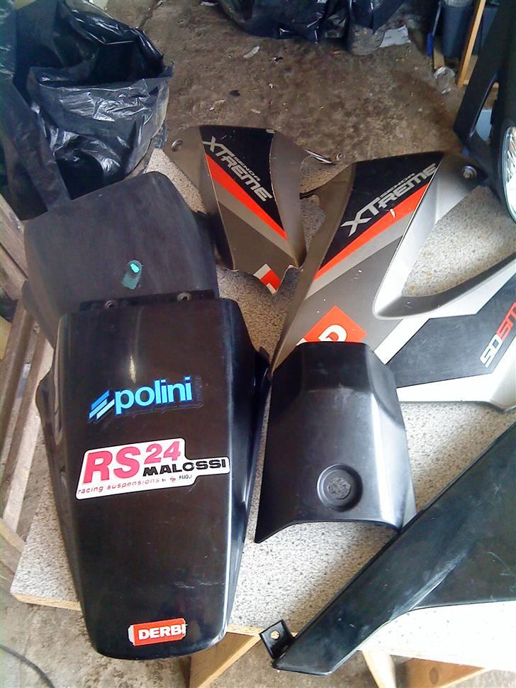 Derbi senda std. skjolde !!!! - FØR!!

Samlet billede 11