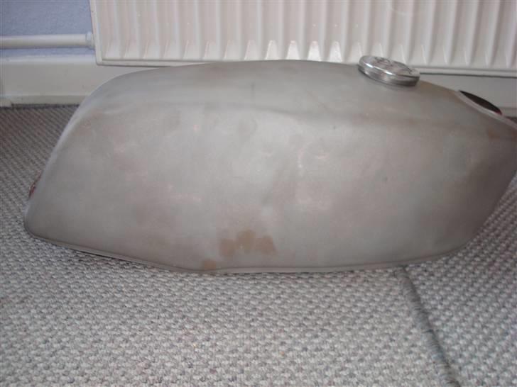 Suzuki Dm50 Samurai Projekt - Sandblæst tank billede 4