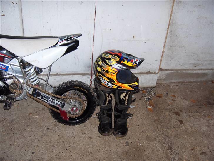 Workz pitbike - Bagenden og hjelm og forma støvler billede 7