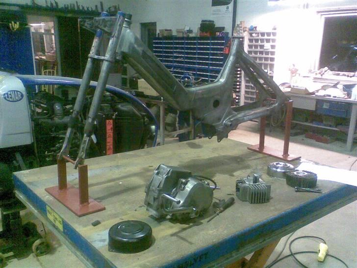 Puch Maxi renovering - Puch Maxi "holder". Har selv lavet det ;-) Med inspiration fra en herinde på sg. billede 12