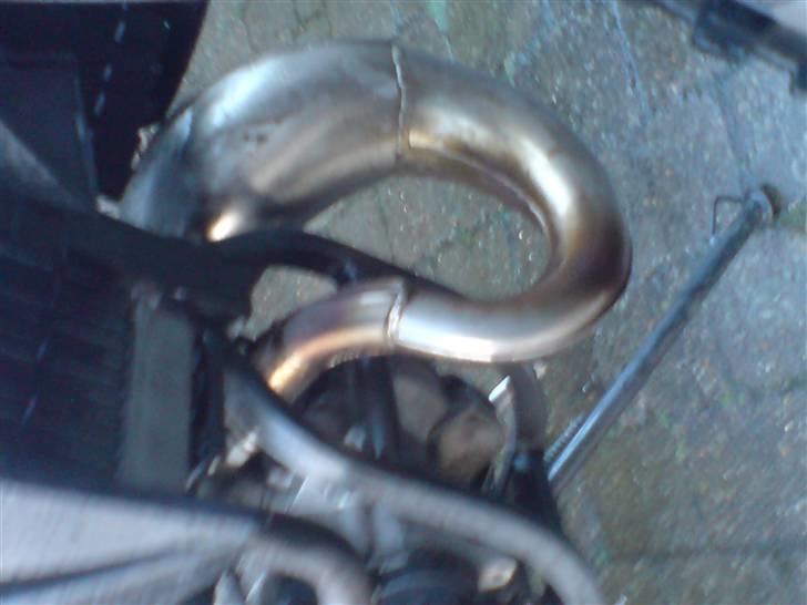 Polering af hebo udstødning før og efter - Før jeg overhovedet tænkte på at polere den :P billede 3