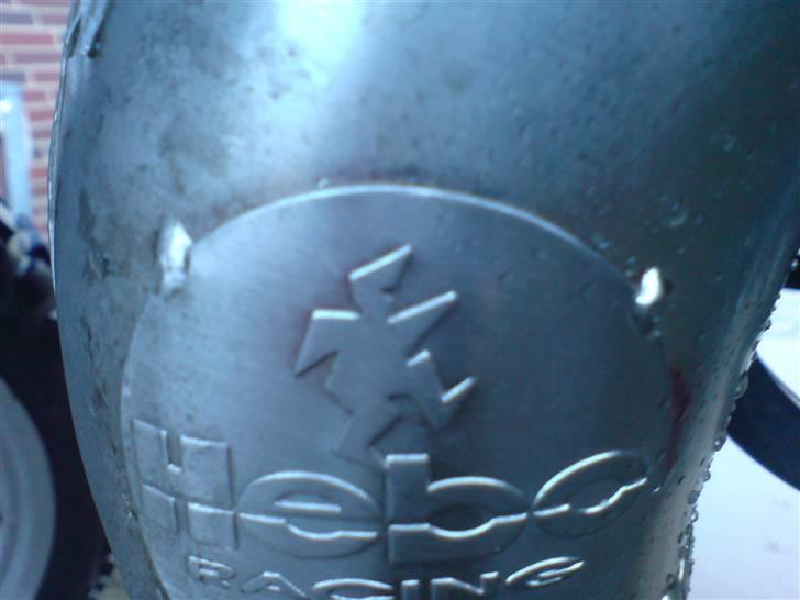 Polering af hebo udstødning før og efter - Før jeg overhovedet tænkte på at polere den :P billede 4