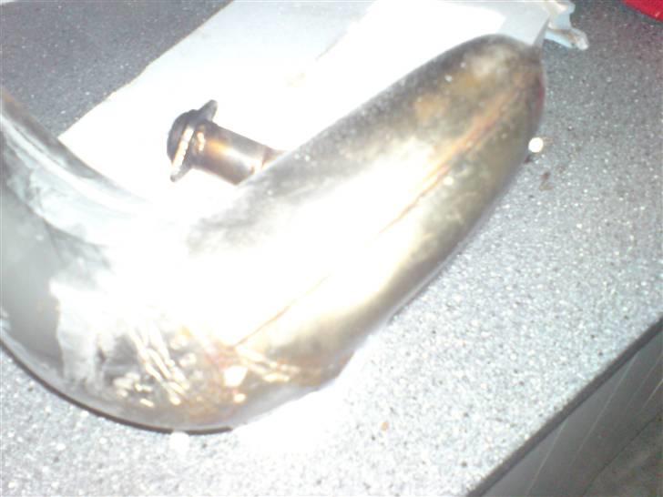 Polering af hebo udstødning før og efter - Den dag jeg havde købt sandpapir OSV!
og var ved at gøre klar til at Polere billede 12