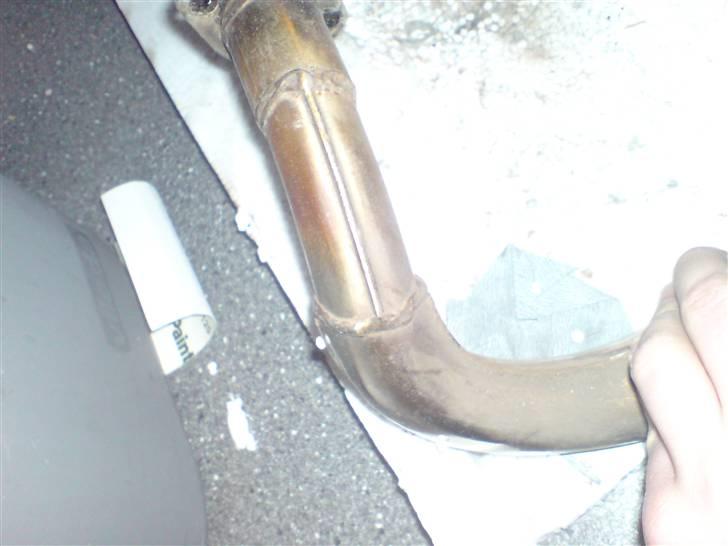 Polering af hebo udstødning før og efter - Her er jeg igang med at fjerne lakken!
på min hebo udstødning. billede 17