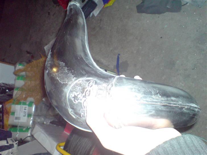 Polering af hebo udstødning før og efter - Her er jeg igang med at fjerne lakken!
på min hebo udstødning. billede 18