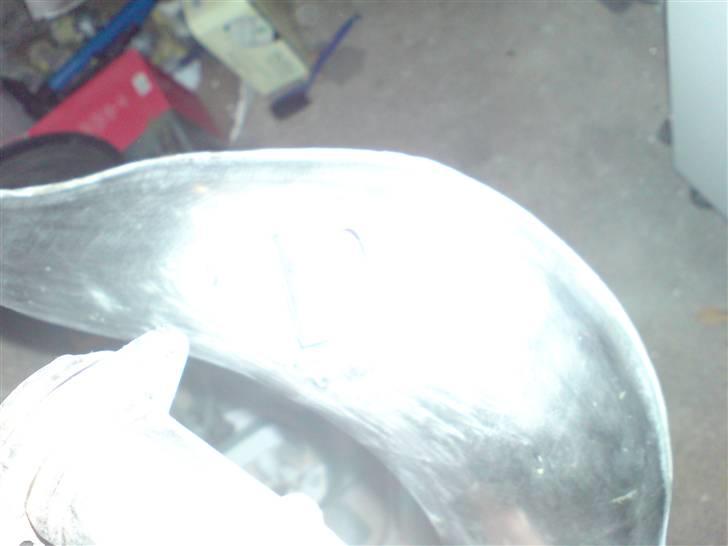 Polering af hebo udstødning før og efter - Her er jeg igang med at fjerne lakken!
på min hebo udstødning. billede 21