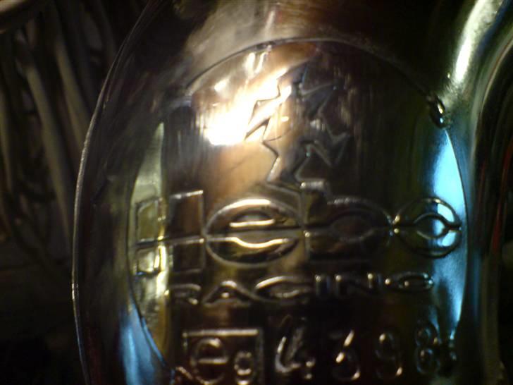 Polering af hebo udstødning før og efter - Ikke helt færdig med at polere her endnu men det
ser ellers godt ud :) billede 26