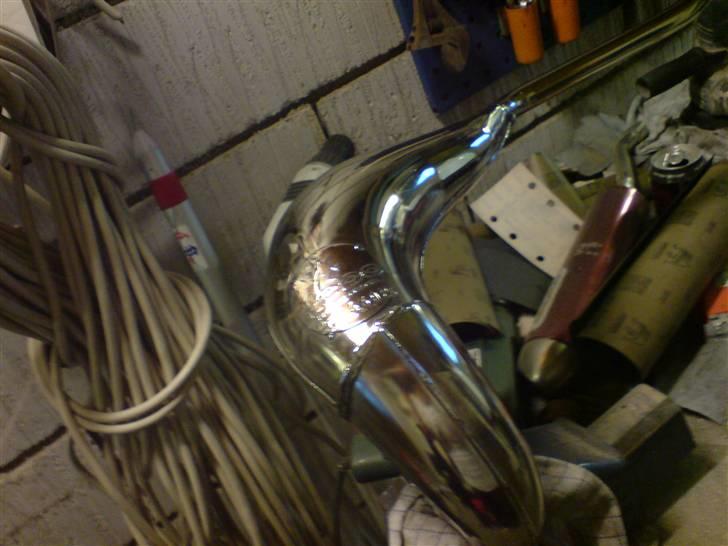 Polering af hebo udstødning før og efter - Ikke helt færdig med at polere her endnu men det
ser ellers godt ud :)
mangler bagsiden her, det har jeg ikke taget billede af! billede 27