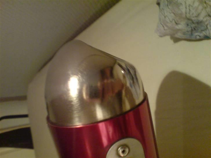 Polering af hebo udstødning før og efter - Forrør igen
den del var også svær
fordi at den var rund og at jeg ikke skulle slpe på det røde stykke! billede 41