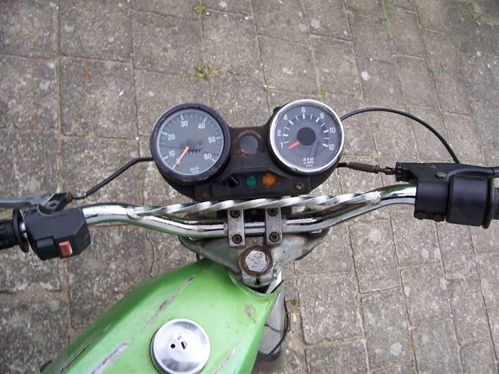 Puch Monza 3 gear fra dag nr. 1 - Cockpit 27/5 2006.
Det er pillet af nu... billede 5