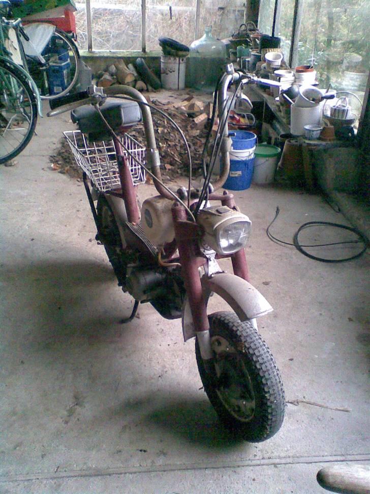 Gammel Benelli Motorella 67 billede 1