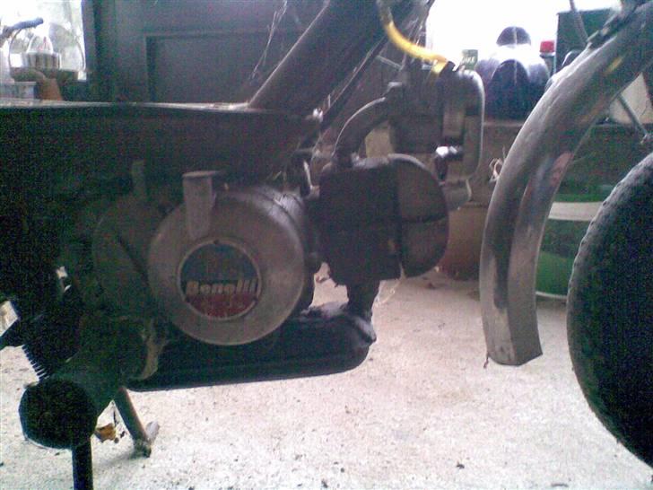 Gammel Benelli Motorella 67 billede 9