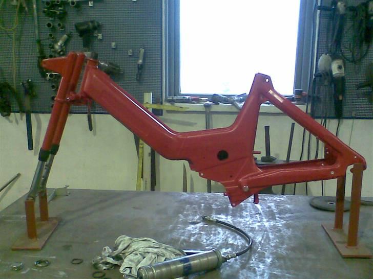 Puch Maxi renovering - Alt er færdig malet, bortset fra skærmene. billede 21