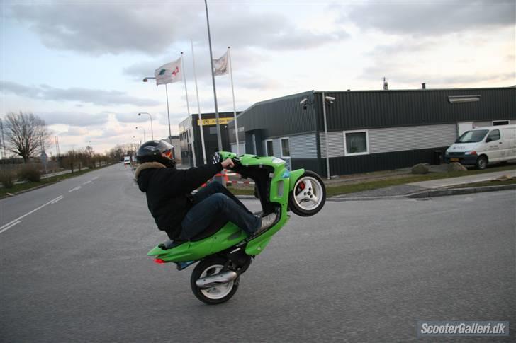 Kørsel på 1 hjul ! billede 5