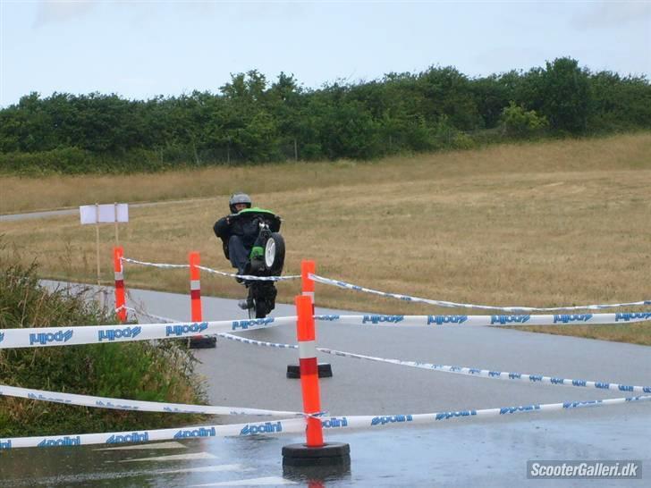 Kørsel på 1 hjul ! billede 7