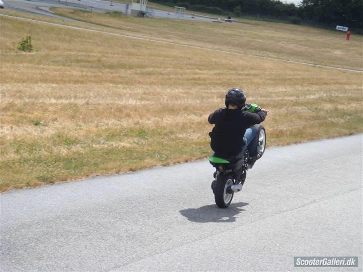 Kørsel på 1 hjul ! billede 10