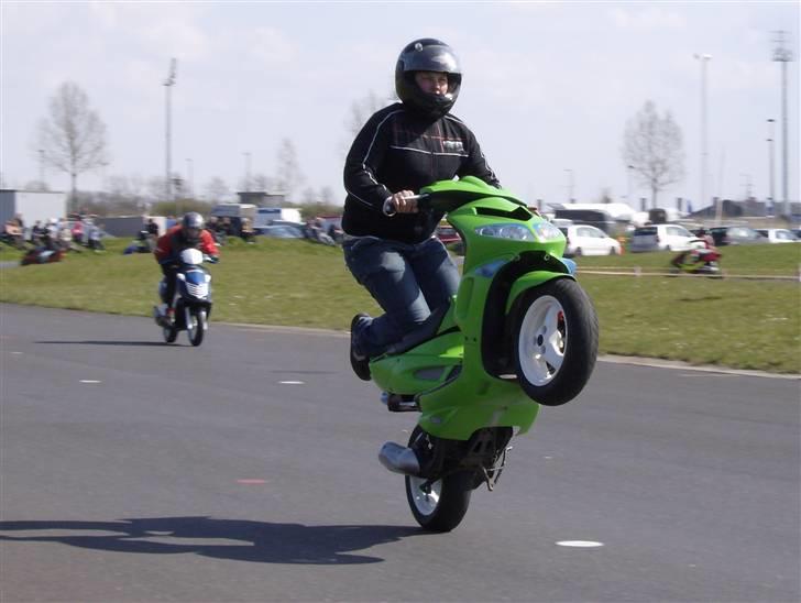 Kørsel på 1 hjul ! billede 12