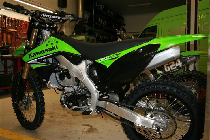 Kawasaki KX250F 2009 (; - Udviklet i samarbejde med Procircuit Racing team, Niice billede 15