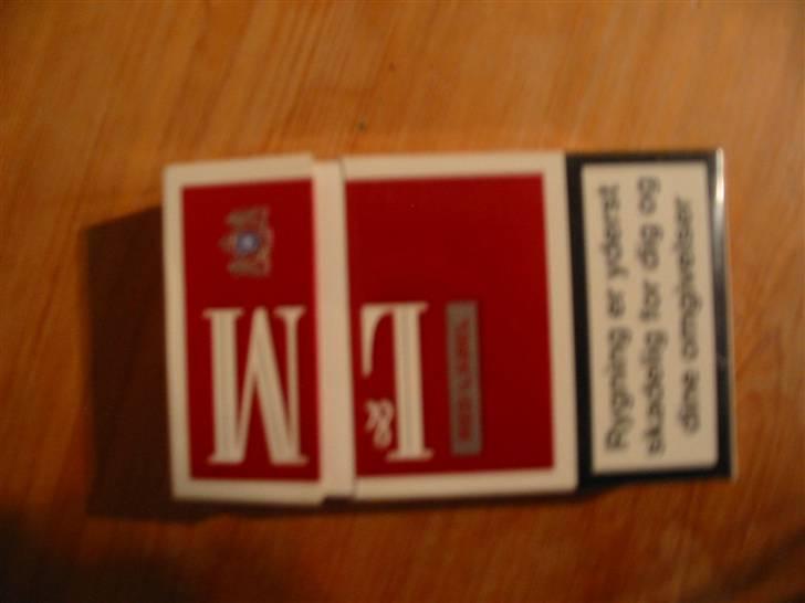 Smøg testen! - Rød LM
Pris 23,50

Design: Et ok design, der er mere "liv" i den end så mange andre pakker! 11/20 Smøger

Kvalitet af indeholdet: Minder alt for meget om LD, dog er smagen en smule bedre! 4/20 Smøger billede 18