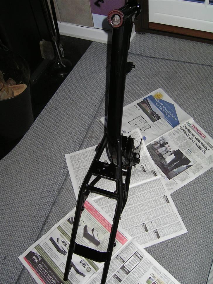 Suzuki Dm50 Samurai Projekt - Stellet lakeret blank sort. Skal dog have et par gange mere. billede 46