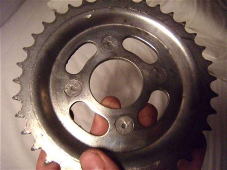 Projekt Everton 4 gear. - Mit tandhjul som jeg brugte ret meget tid på at rense, dog fandt jeg ud af at det er ret så slidt så skal måske have fundet mig et nyt. :P billede 38