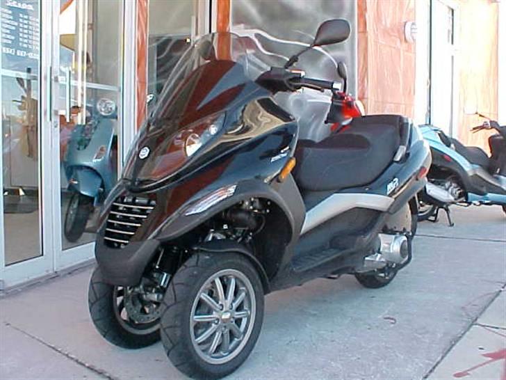 Piaggio mp3 250 billede 1