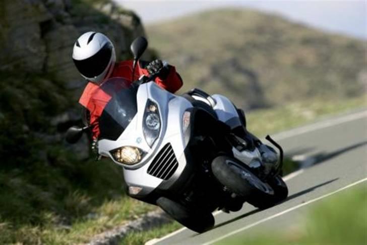 Piaggio mp3 250 billede 8