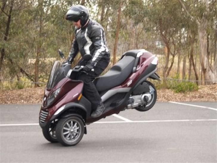 Piaggio mp3 250 billede 10