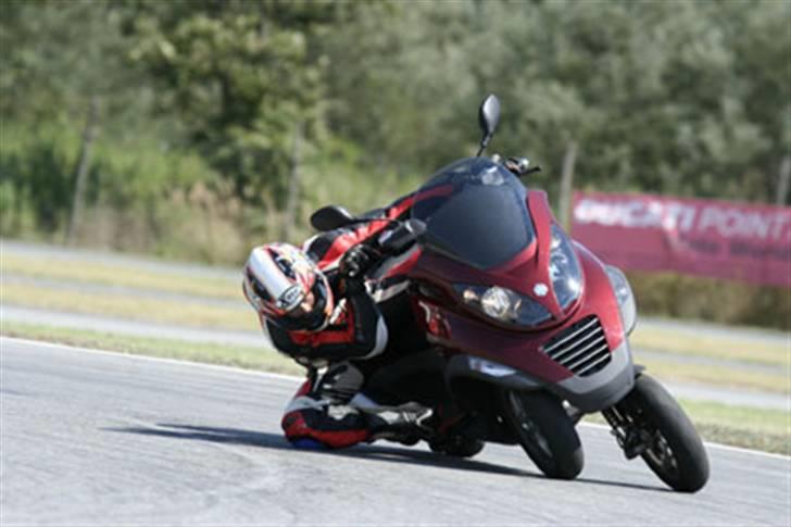 Piaggio mp3 250 billede 19