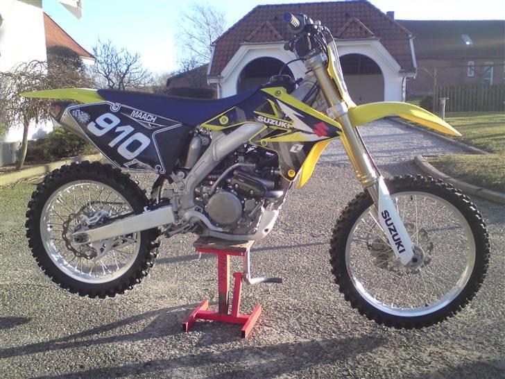 Suzuki RMZ 250 2009  - Her med Akrapovic (det dur altså) ! billede 4