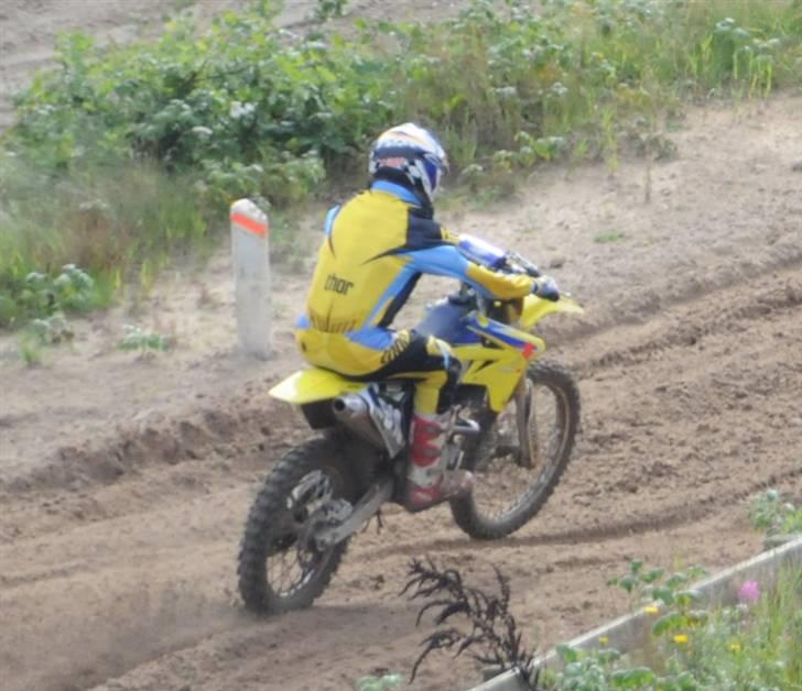Suzuki RMZ 250 2009  - En af de første træninger i Sønderskov på den nye Suzuki billede 5