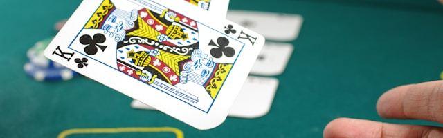 Blackjack og andre populære spil i 2025