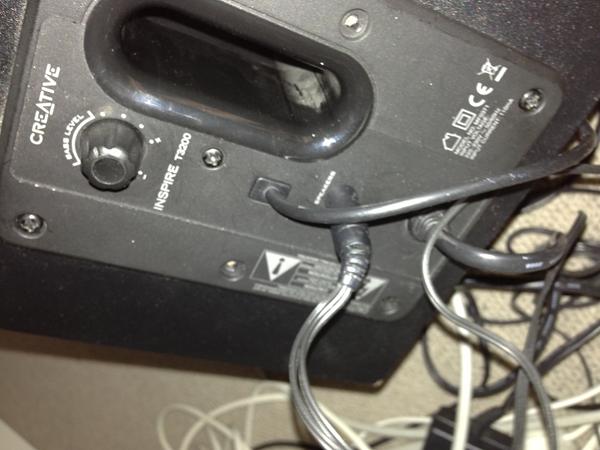 JBL bass tilsluttes hvordan??? :/