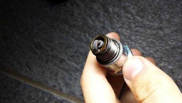 Tændrørs farve, HJÆLP