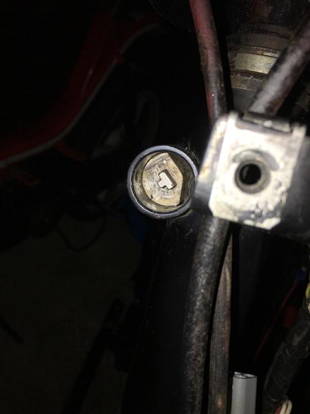 Hvordan fjerner man en tændingslås.