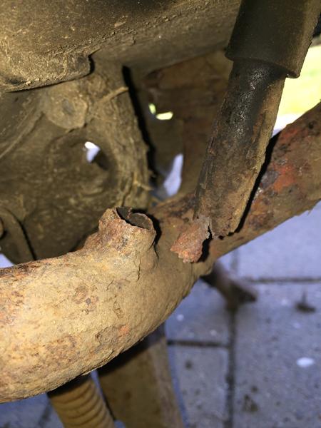 "Slange" på udstødning knækket af