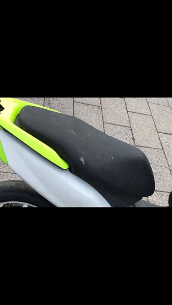 Gammelt klamt sæde..