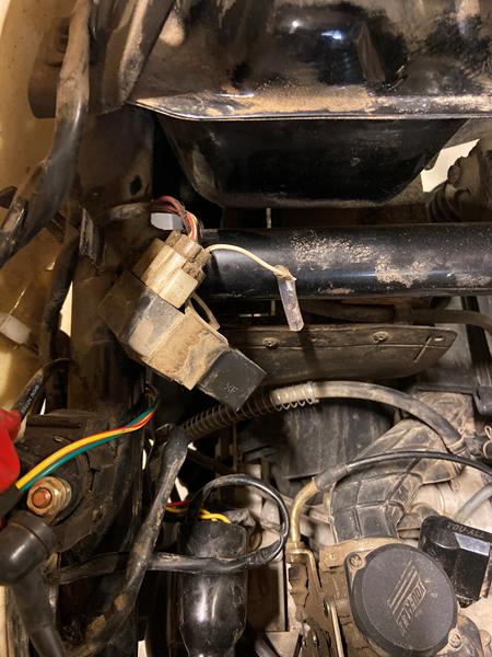 VGA explora ledning under sædet 