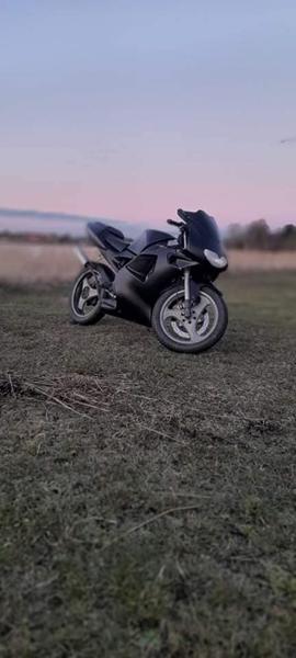 Aprilia rs50 kold start.