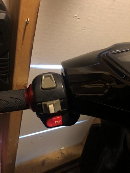 Fjerne og male kontakter fra styr?